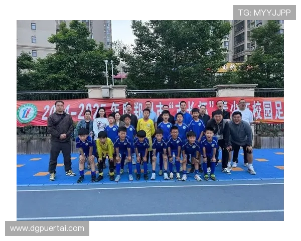 南京足球队荣登全国足球团队协作排行榜第九名展现团队精神与实力 南京足球队荣登全国足球团队协作排行榜第九名展现团队精神与实力